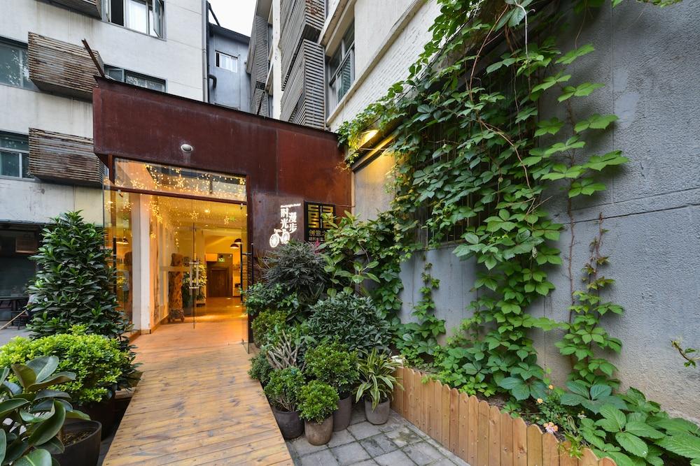 Nost Algia Hotel - Near Beijing Yonghe Lama Temple, Ghost Street, Beihai Park, Jingshan Park, Drum Tower, Houhai Bar Street, Tian'Anmen Square, Located In Beijing Traditional Hutongs, 5 Minutes Away From Subway, Free Laundry Serive Pequim Exterior foto